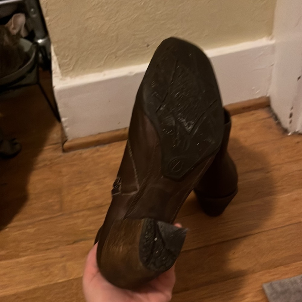 leather heeled boots - Picture 6 of 10